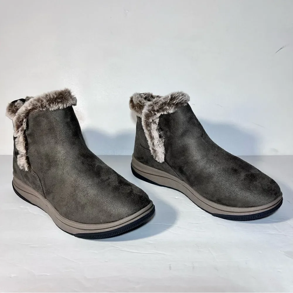 Clarks Cloudsteppers Breeze Fur Faux Fur Slip-On Boots